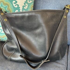 Vintage Coach shoulder bag leather black adjustable strap Does